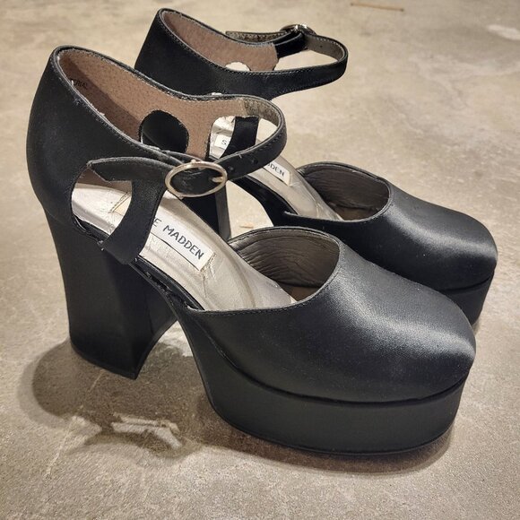 Steve Madden Shoes - VINTAGE 90s Steve Madden chunky platform heels size 6